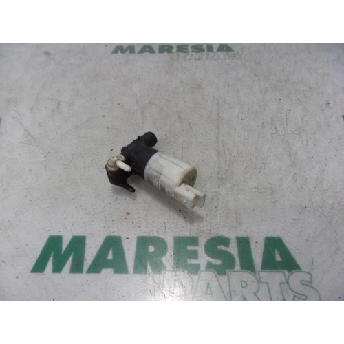 Renault - Megane Scenic - Windscreen washer pump