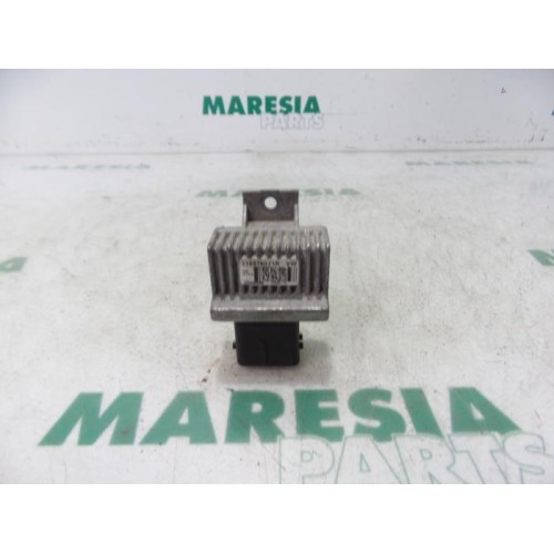 Renault - Megane - Glow plug relay