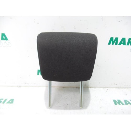 Fiat - Punto - Headrest