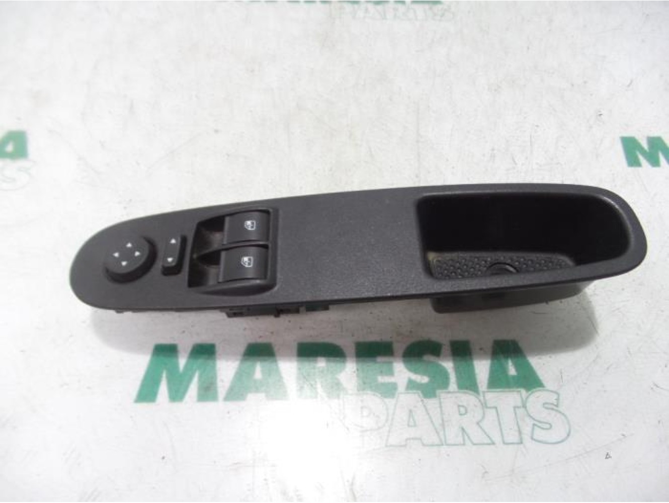 Fiat - Punto - Multi-functional window switch