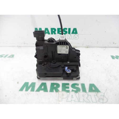 Fiat - Punto - Front door lock mechanism 4-door, right