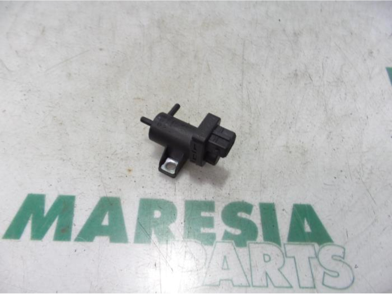Renault - Twingo - Vacuum valve