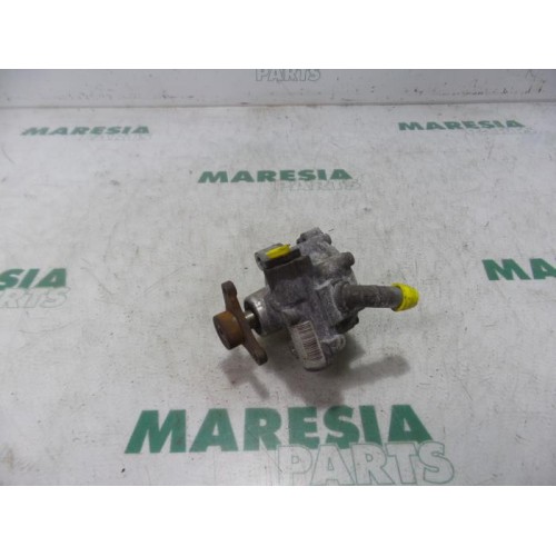 Renault - Espace - Power steering pump