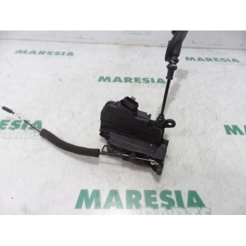 Renault - Twingo - Rear door mechanism 4-door, right