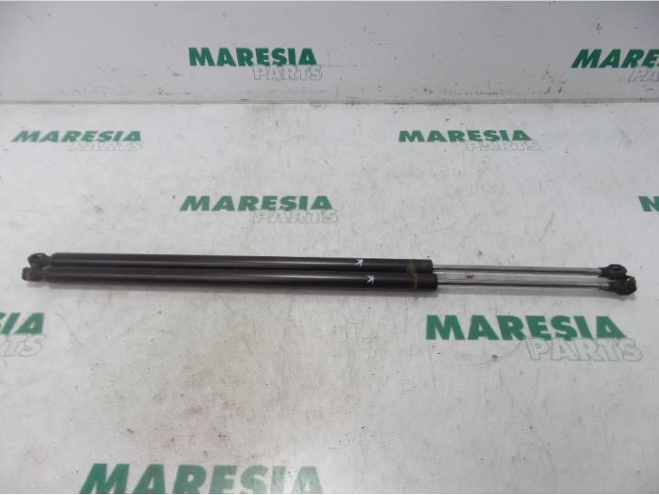 Renault - Espace - Set of tailgate gas struts
