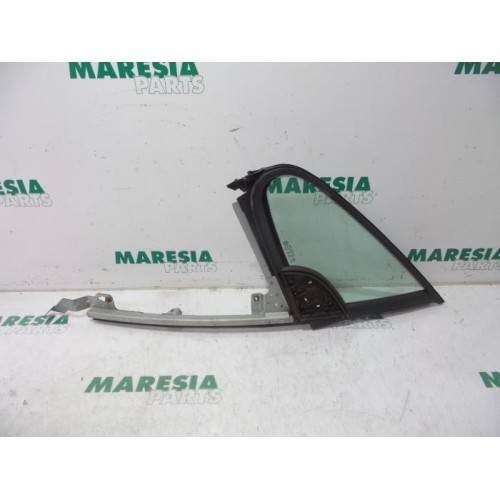Peugeot - 307 - Quarter light, front left
