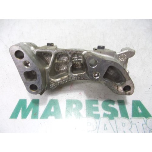 Peugeot - 307 - Engine mount