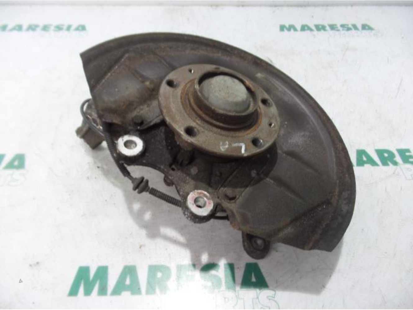 Citroen - C5 - Achsschenkel links hinten