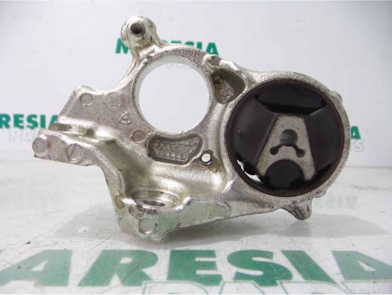 Citroen - Berlingo - Engine mount