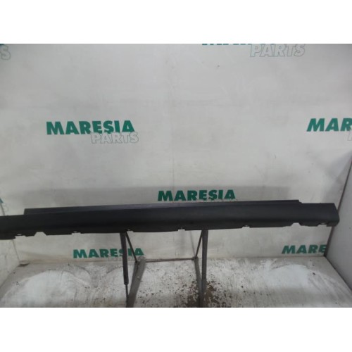Citroen - C5 - Zijskirt links