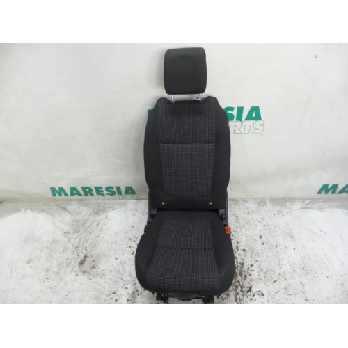 Peugeot - 5008 - Sitz hinten