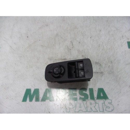 Alfa Romeo - Mito - Multi-functional window switch