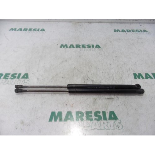 Alfa Romeo - Mito - Set of tailgate gas struts