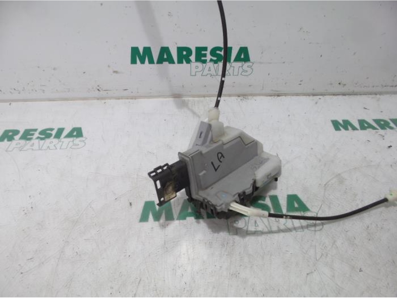 Peugeot - 5008 - Rear door lock mechanism 4-door, left