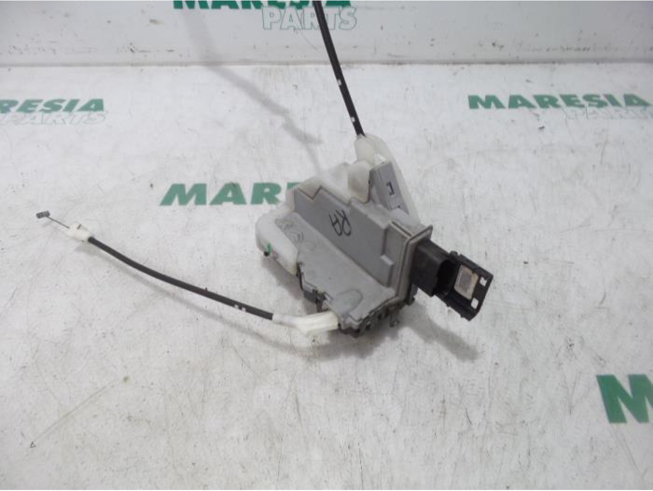 Peugeot - 5008 - Rear door mechanism 4-door, right
