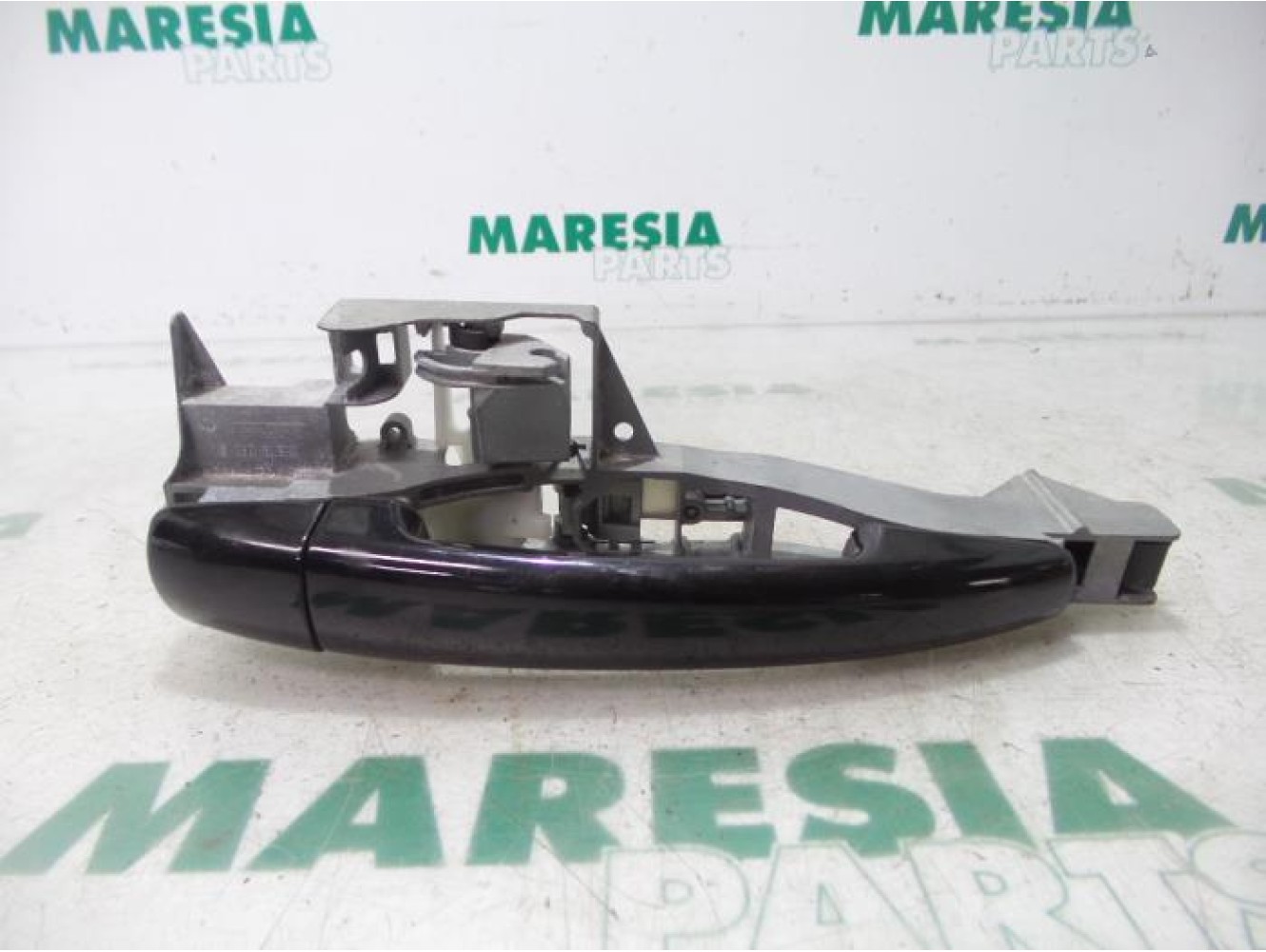 Peugeot - 5008 - Front door handle 4-door, right