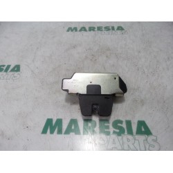 Citroen - C3 - Tailgate lock mechanism