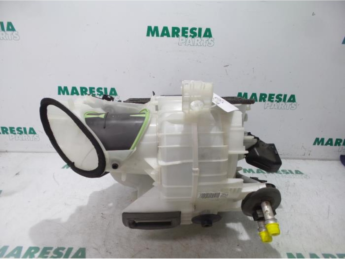 Citroen - C3 Picasso - Heater housing