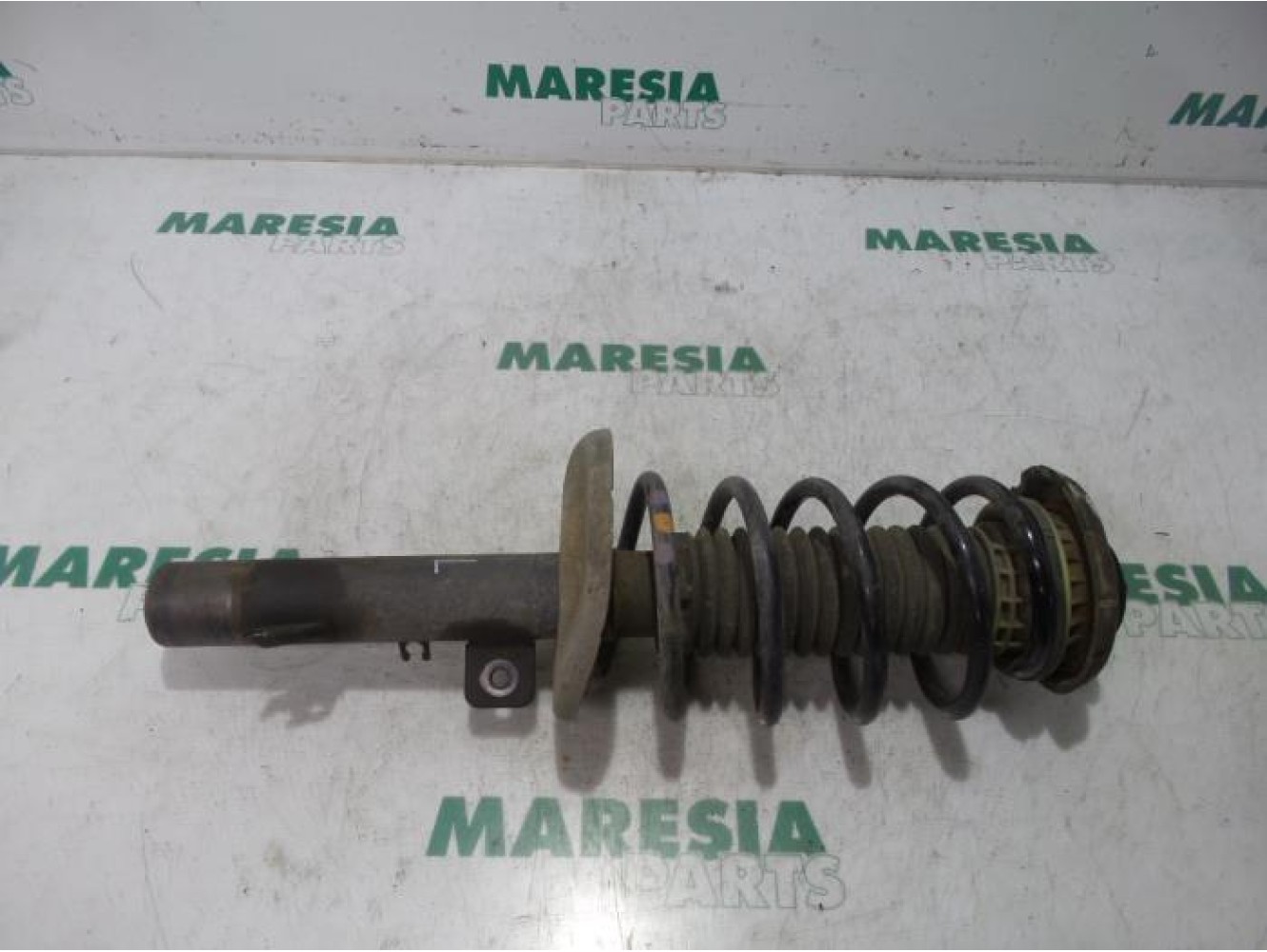 Citroen - C3 Picasso - Front shock absorber rod, left