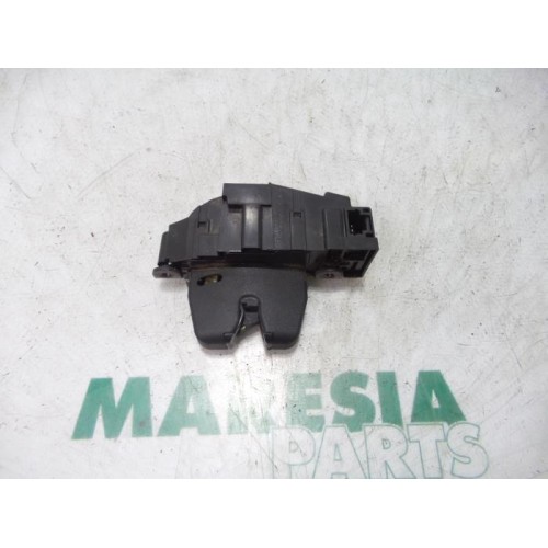 Citroen - C3 Picasso - Tailgate lock mechanism