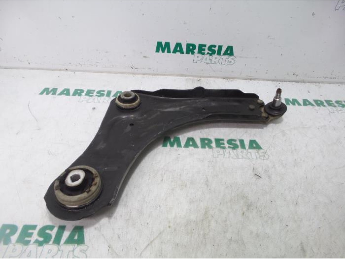 Renault - Megane Scenic - Front lower wishbone, right