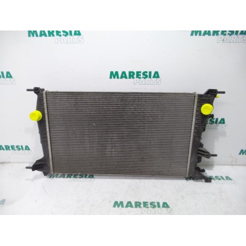 Renault - Megane Scenic - Radiator