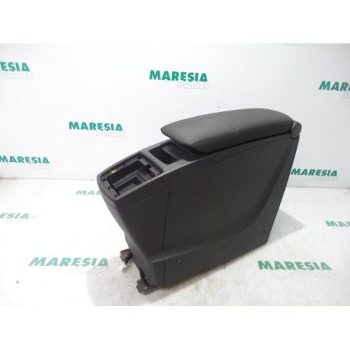 Renault - Megane Scenic - Armrest