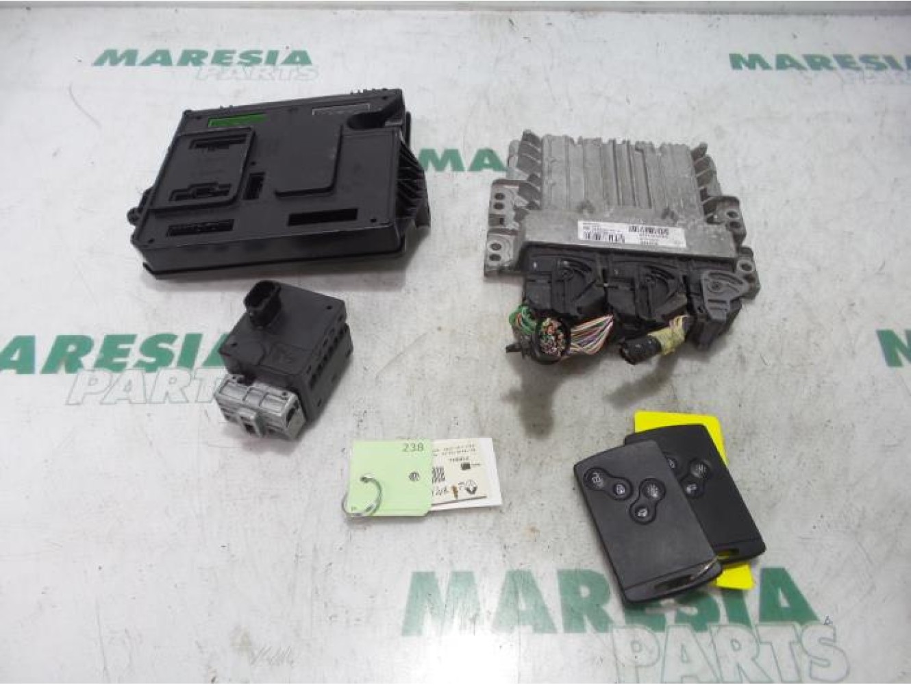Renault - Megane Scenic - Engine management computer