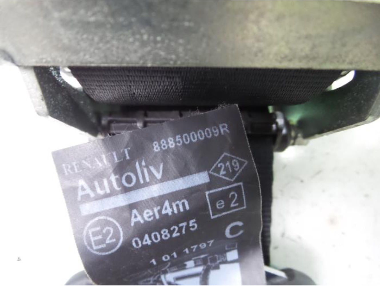 Renault - Megane Scenic - Rear seatbelt, centre