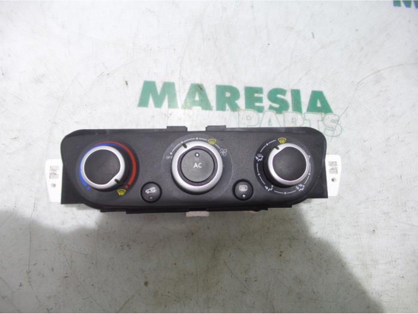 Renault - Megane Scenic - Heater control panel