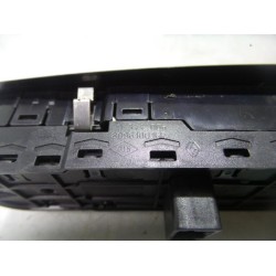 Renault - Megane Scenic - Multi-functional window switch