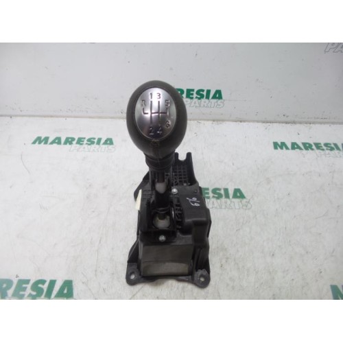 Renault - Megane Scenic - Gear stick