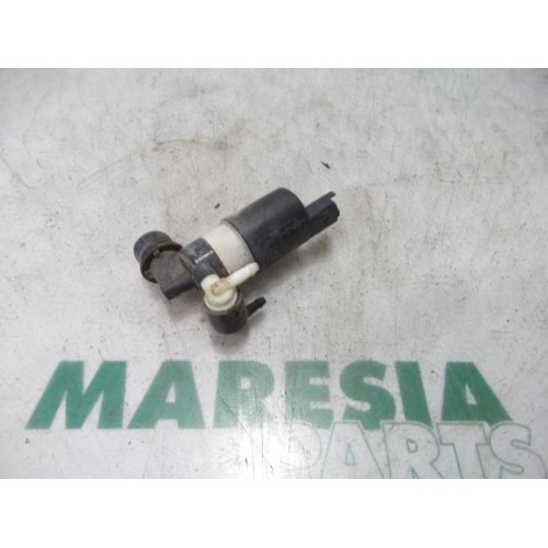 Renault - Megane Scenic - Windscreen washer pump