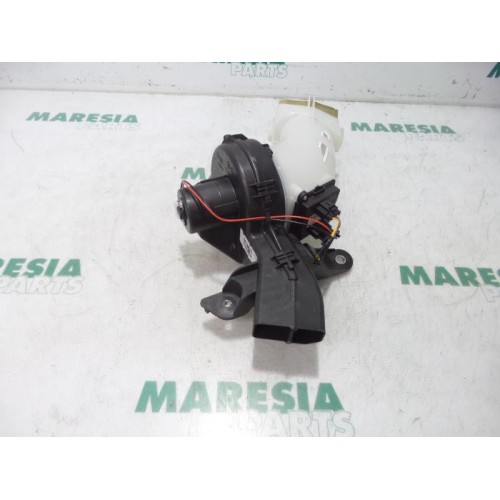 Citroen - C4 Picasso - Heating and ventilation fan motor