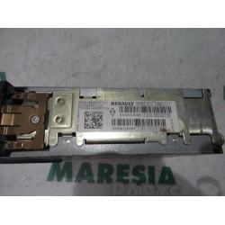 Renault - Espace - Radio CD Speler
