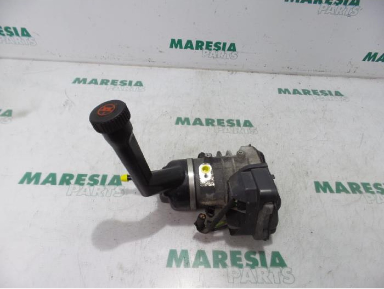 Citroen - C4 Picasso - Power steering pump