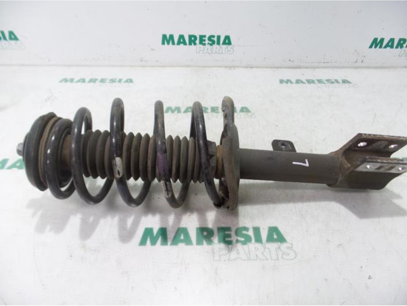 Citroen - C4 Picasso - Front shock absorber rod, left