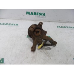 Renault - Clio - Knuckle, front right