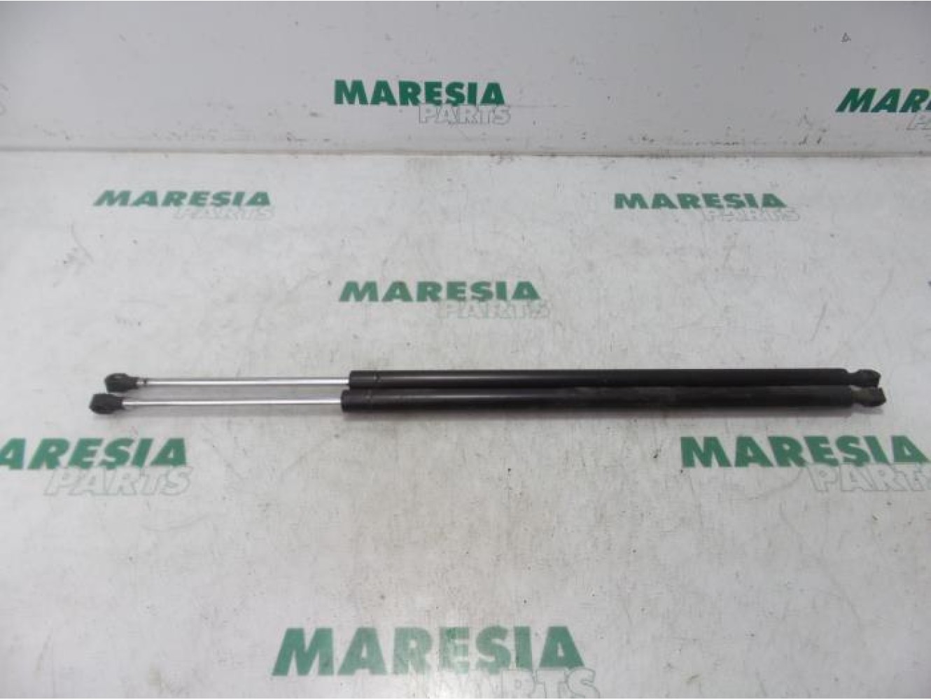 Renault - Espace - Set of tailgate gas struts