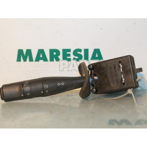 Peugeot - 206 - Indicator switch