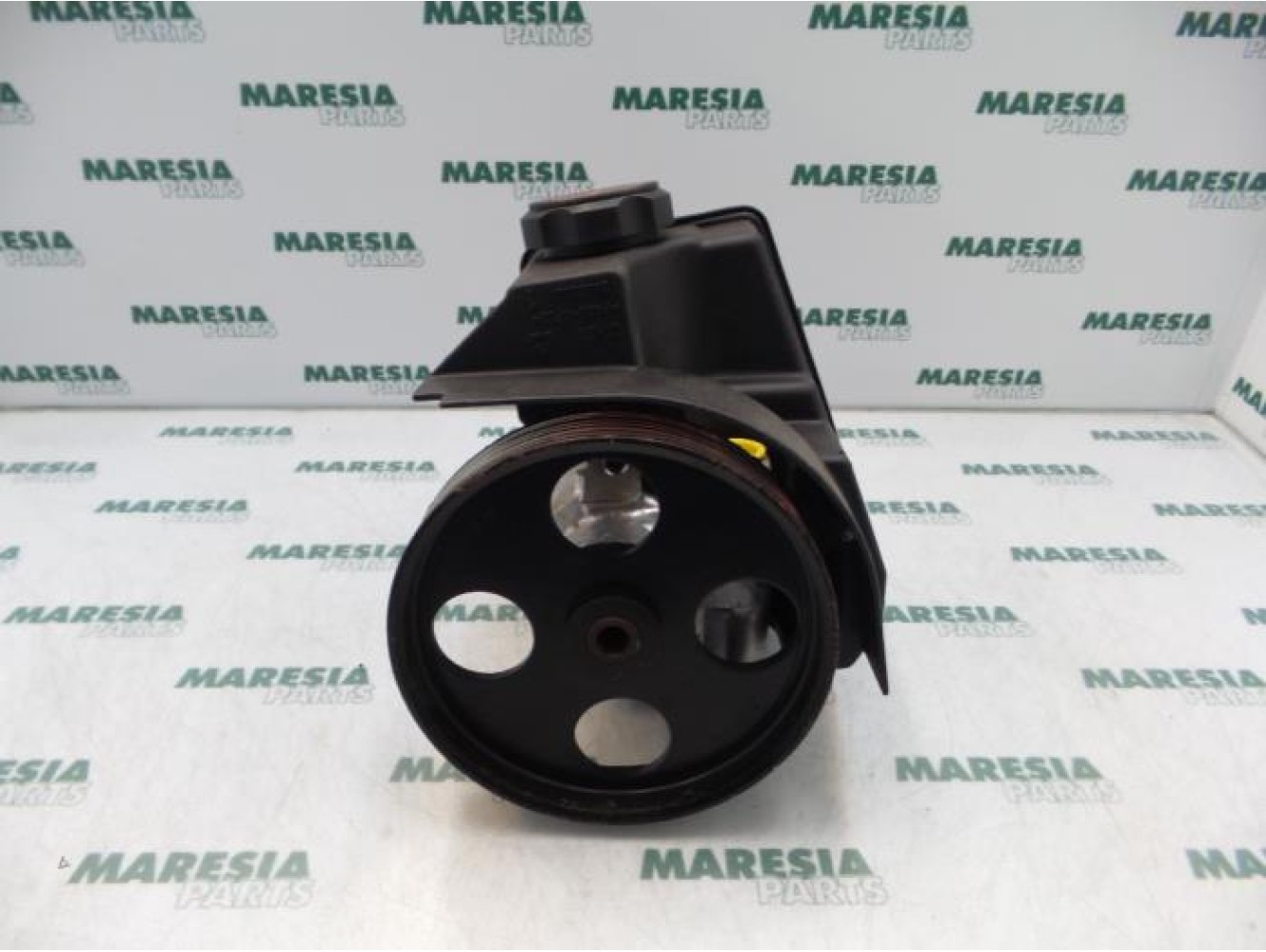 Peugeot - 206 - Power steering pump