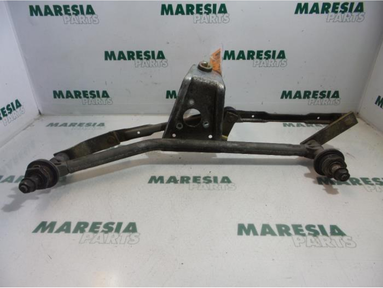 Peugeot - 206 - Wiper mechanism