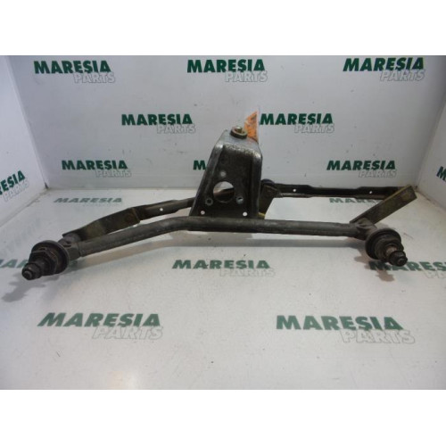 Peugeot - 206 - Wiper mechanism