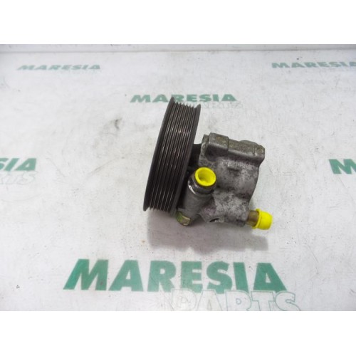 Renault - Espace - Power steering pump
