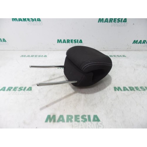 Citroen - C4 - Headrest