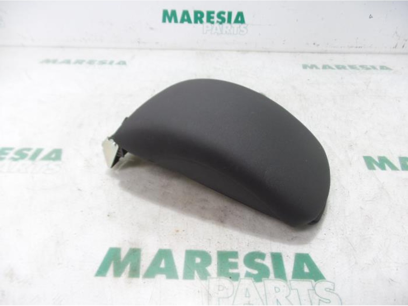 Citroen - C4 - Armrest