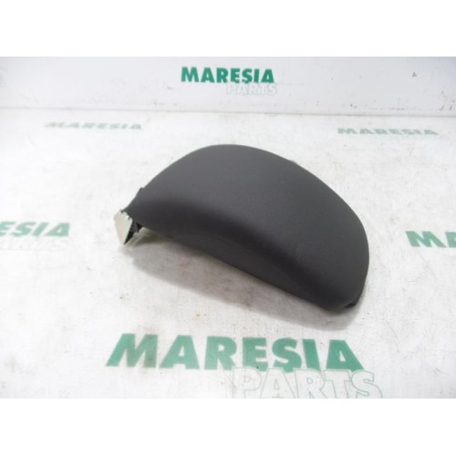 Citroen - C4 - Armrest