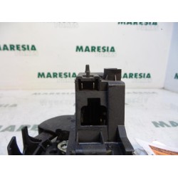 Renault - Megane Scenic - Front door lock mechanism 4-door, right