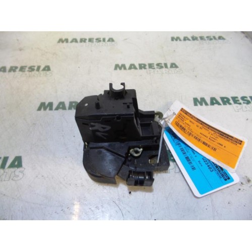 Renault - Megane Scenic - Front door lock mechanism 4-door, right