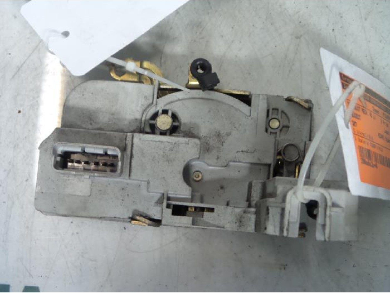 Peugeot - 307 - Door lock mechanism 4-door, front left